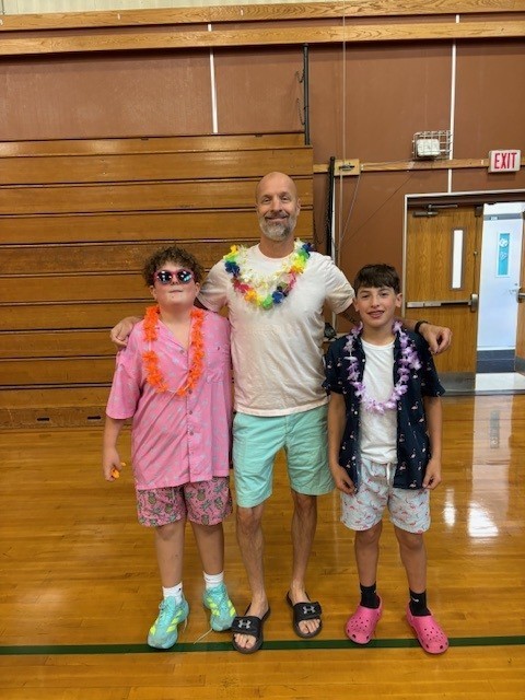 Students dressed in Hawaiian