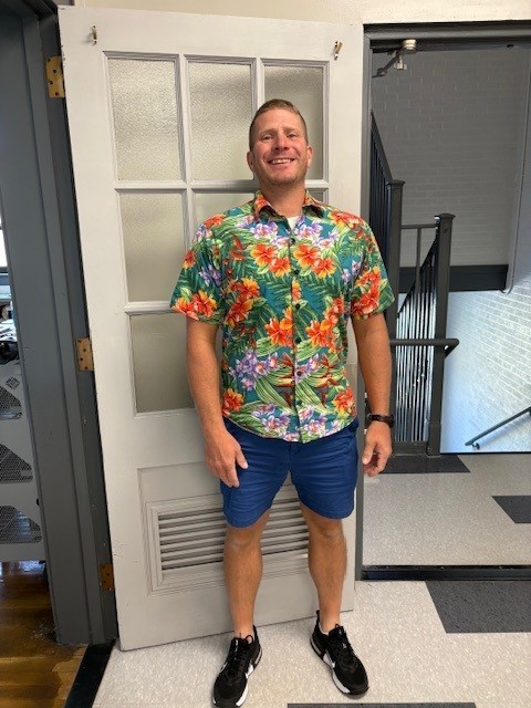 Students dressed in Hawaiian