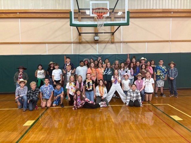Students dressed in Hawaiian