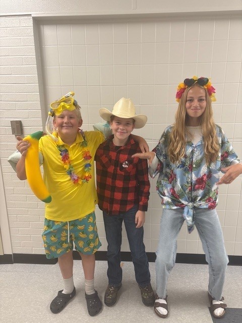 Students dressed in Hawaiian