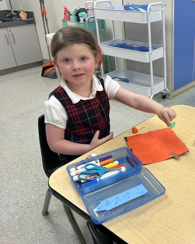PreK 4s Spookley the Square Pumpkin lesson about shapes and sizes