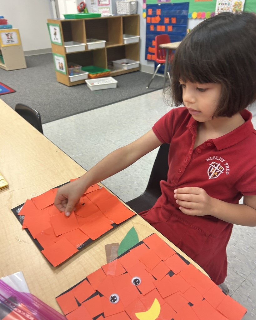 PreK 4s Spookley the Square Pumpkin lesson about shapes and sizes
