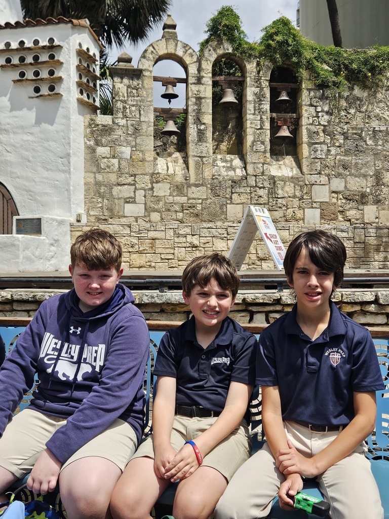 Fourth graders on their Texas History trip.