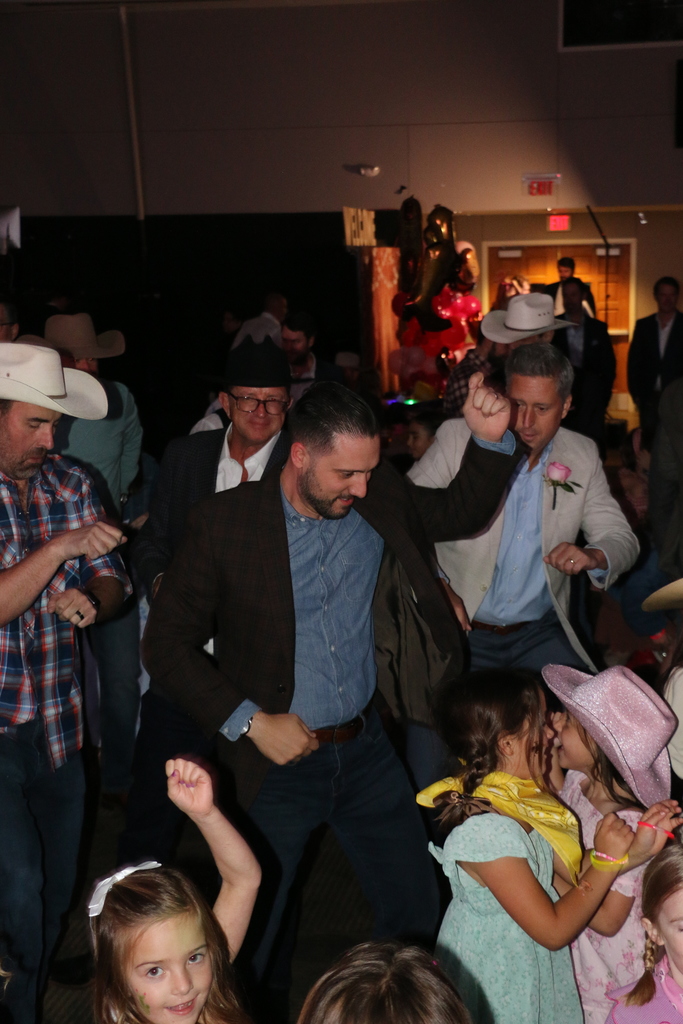 dads dancing with their daughters