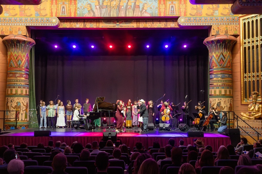 Toby Gad performing with guest artists and IFAA students