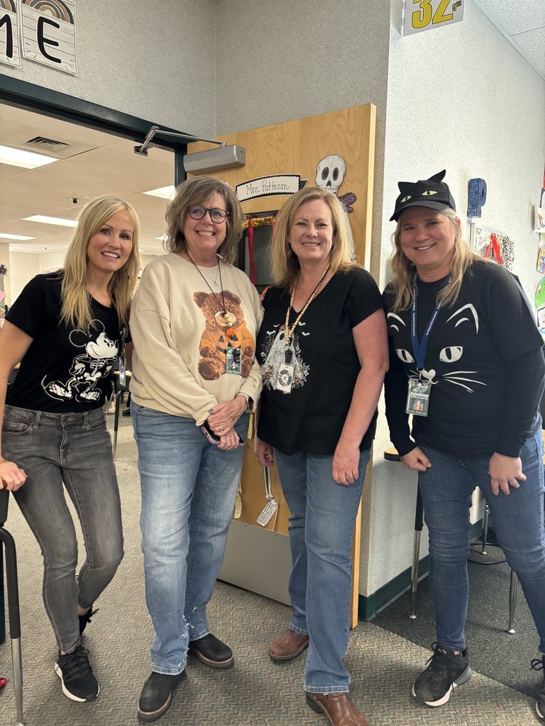 5th grade teachres dressed for Halloween