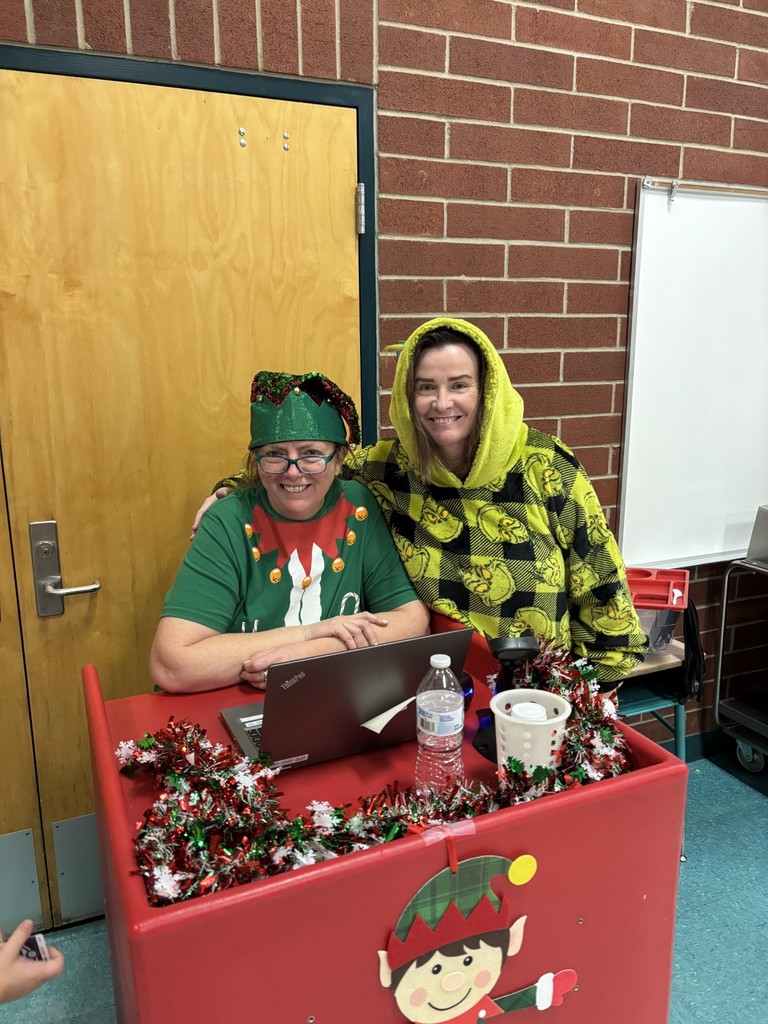 Lunch & SSA pose for pic