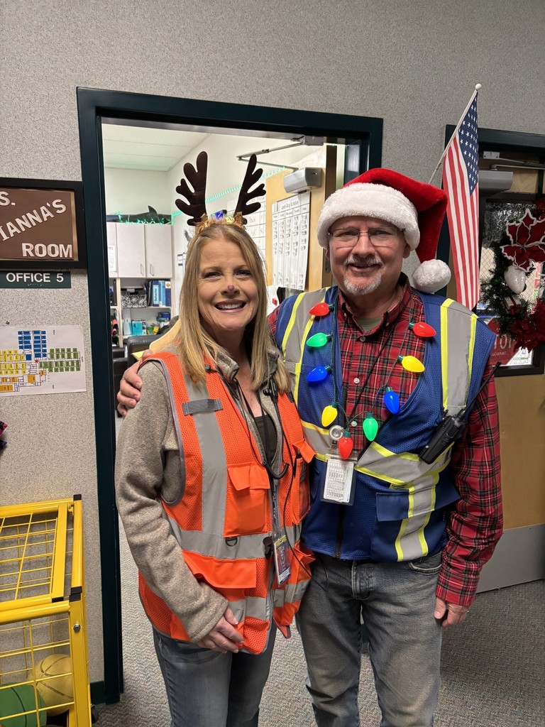 Noon duties in treetopper headgear
