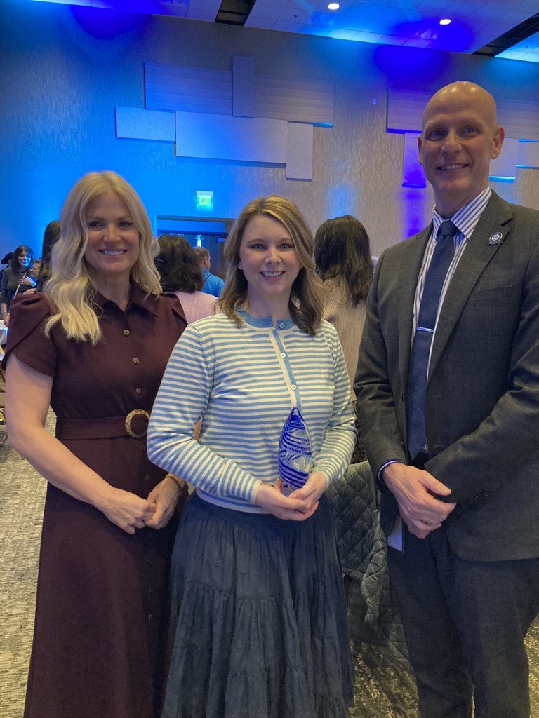 Kayla Saville wins  award