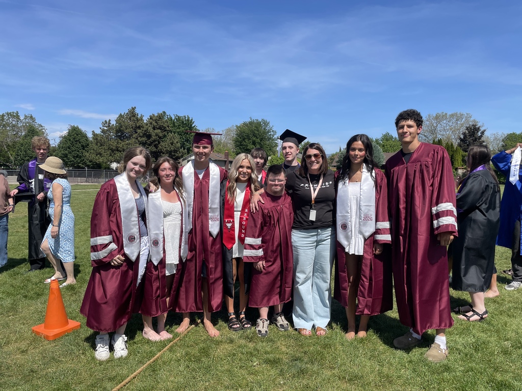 Class of 2026 with their kindergarten teacher, Mrs. Tamura.