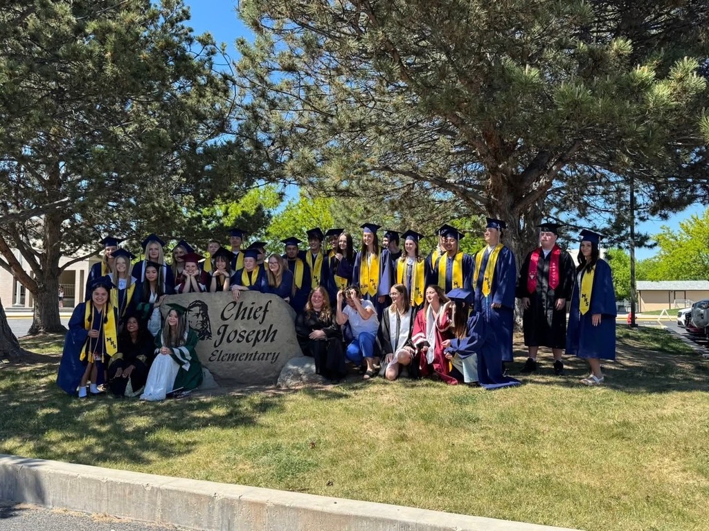 An image of graduating seniors that once attended Chief Jo.