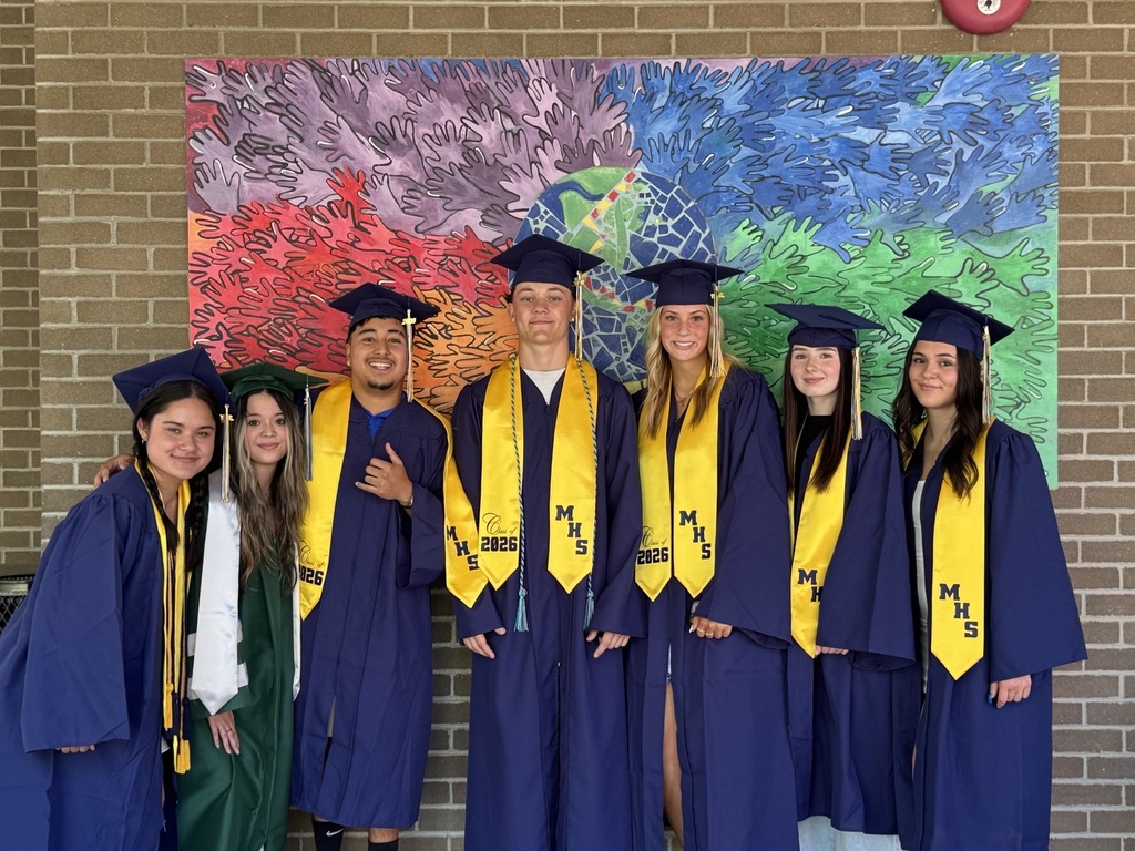 An image of graduating seniors that once attended Chief Jo.