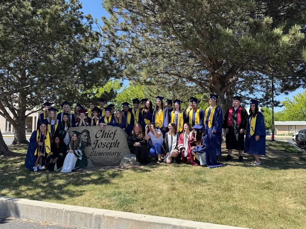 An image of graduating seniors that once attended Chief Jo.