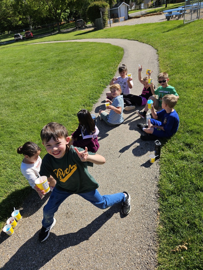 Field Day photos Summerwind STEM Academy- Students posing