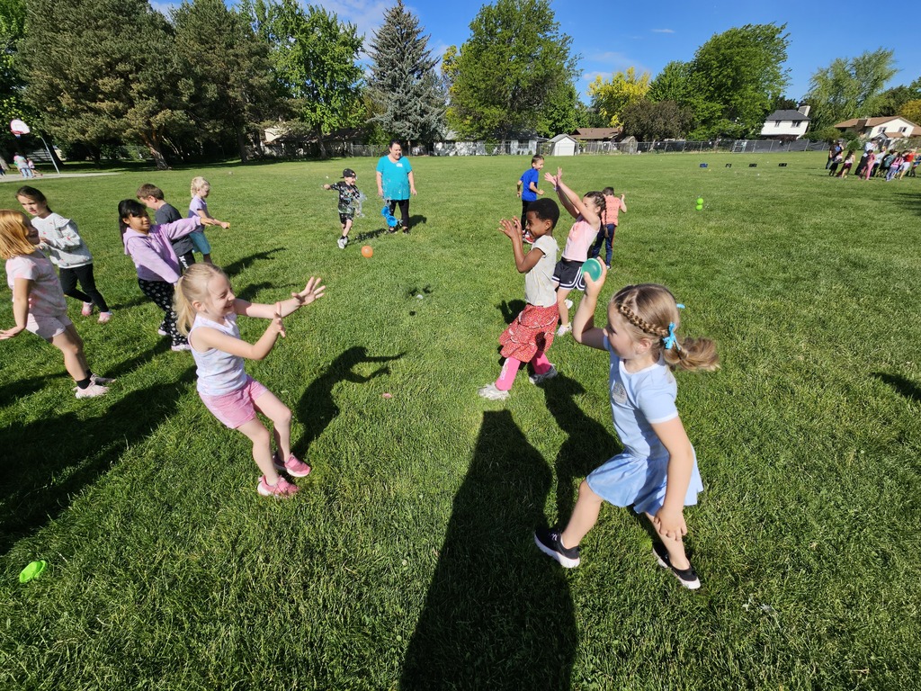 Field Day photos Summerwind STEM Academy- Students posing