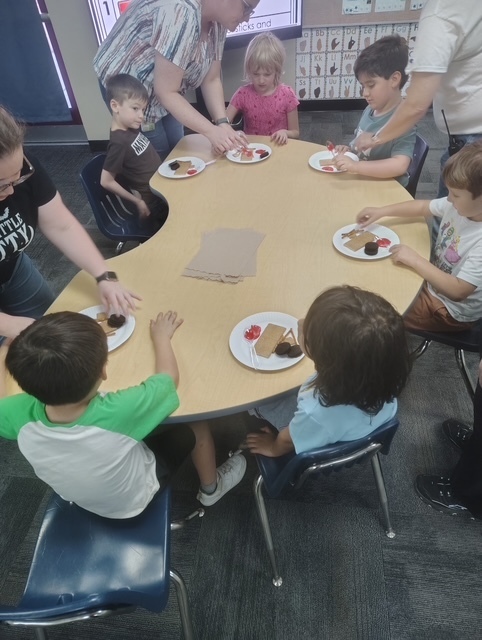 students eating at a table
