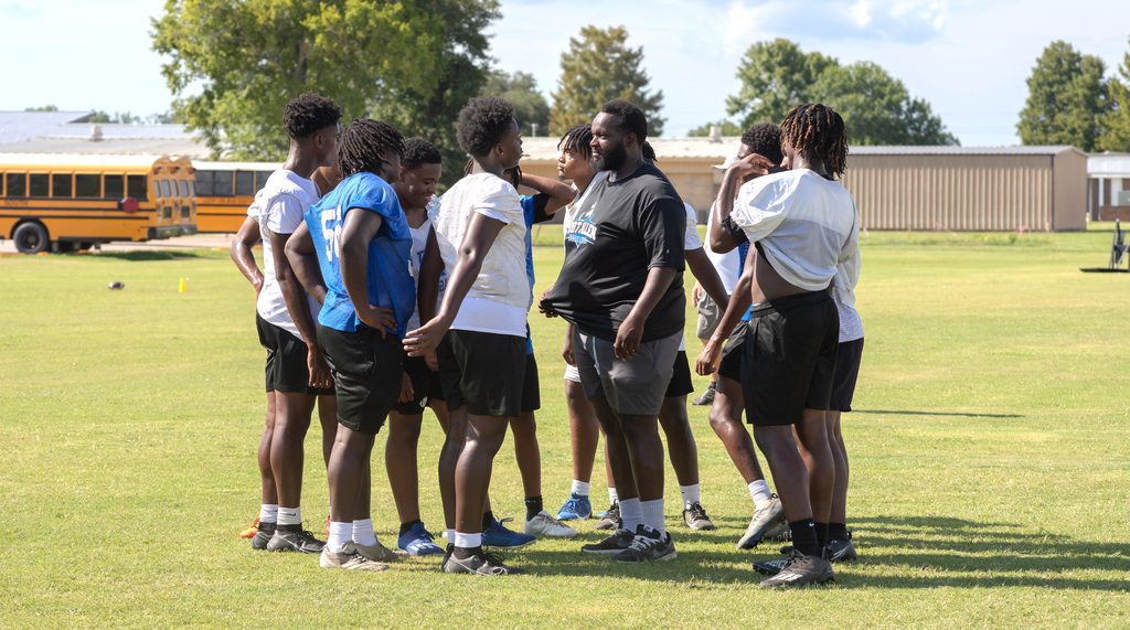 It’s scrimmage time for the Pelicans! 🏈💪 Port Allen faces White Castle this Thursday at 5:30 PM at White Castle High School, 58115 Hwy 1141, White Castle, LA. 📍