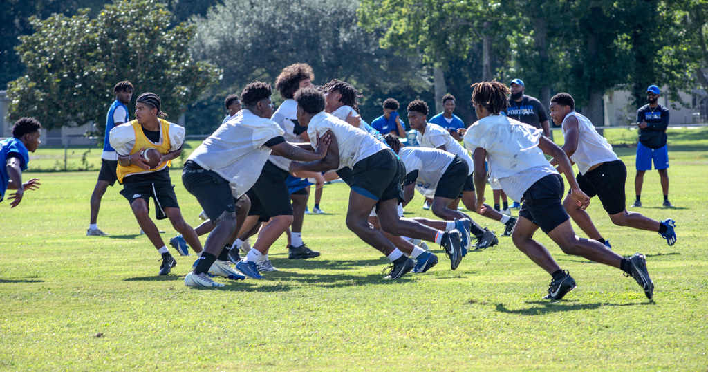 It’s scrimmage time for the Pelicans! 🏈💪 Port Allen faces White Castle this Thursday at 5:30 PM at White Castle High School, 58115 Hwy 1141, White Castle, LA. 📍