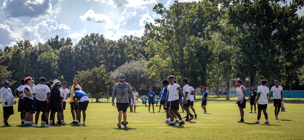 It’s scrimmage time for the Pelicans! 🏈💪 Port Allen faces White Castle this Thursday at 5:30 PM at White Castle High School, 58115 Hwy 1141, White Castle, LA. 📍