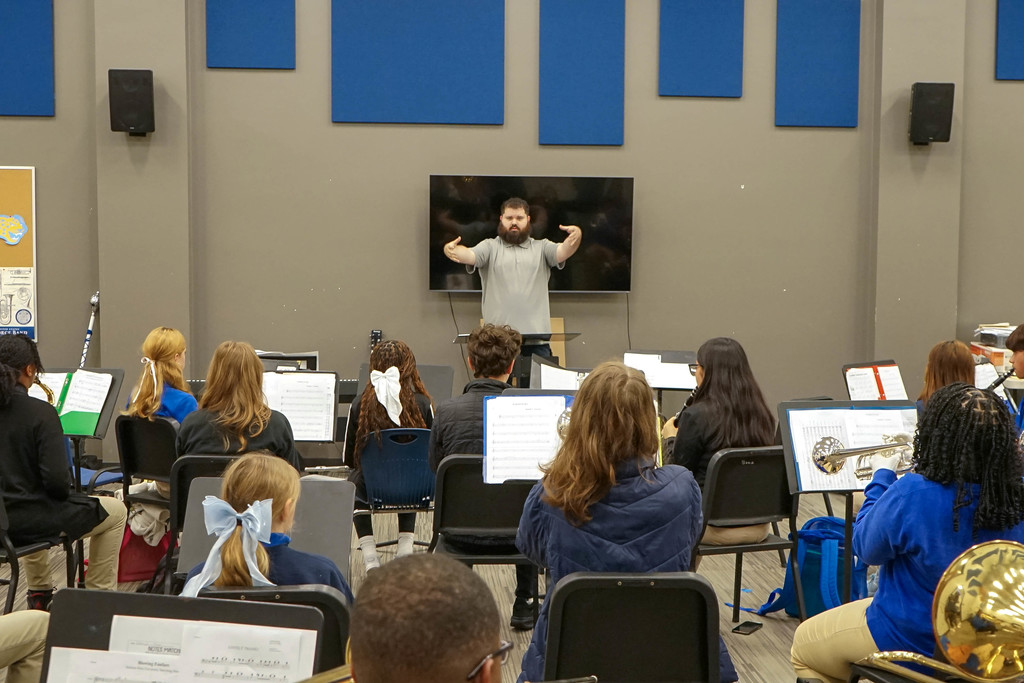 💙🥁 Hard work happens long before the spotlight! The Band of Blue has been putting in hours of practice to keep our Pelican spirit strong. Can’t wait to see them shine on the field! 🎶 #BandOfBlue #PelicanPride