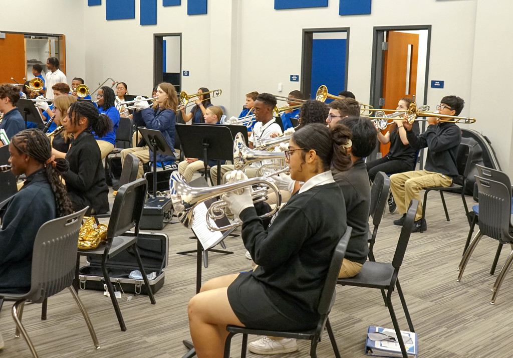 💙🥁 Hard work happens long before the spotlight! The Band of Blue has been putting in hours of practice to keep our Pelican spirit strong. Can’t wait to see them shine on the field! 🎶 #BandOfBlue #PelicanPride