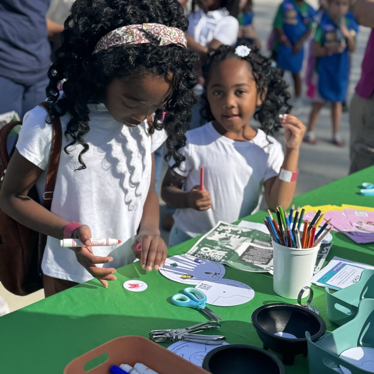  Port Allen Elementary Girl Scouts enjoying an event at BR Zoo. They learned about animals and how to take care of our planet. 