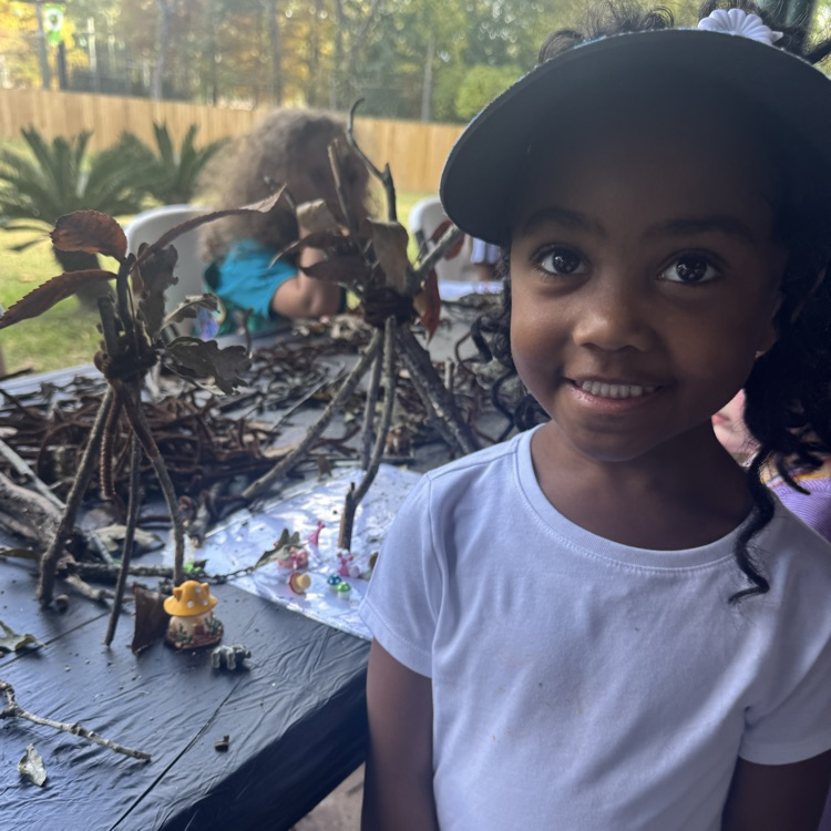  Port Allen Elementary Girl Scouts enjoying an event at BR Zoo. They learned about animals and how to take care of our planet. 