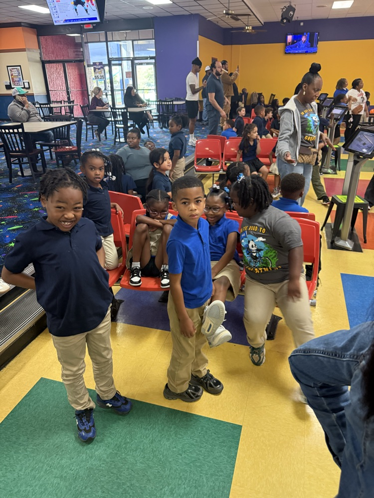 1st Grade Bowling Field Trip