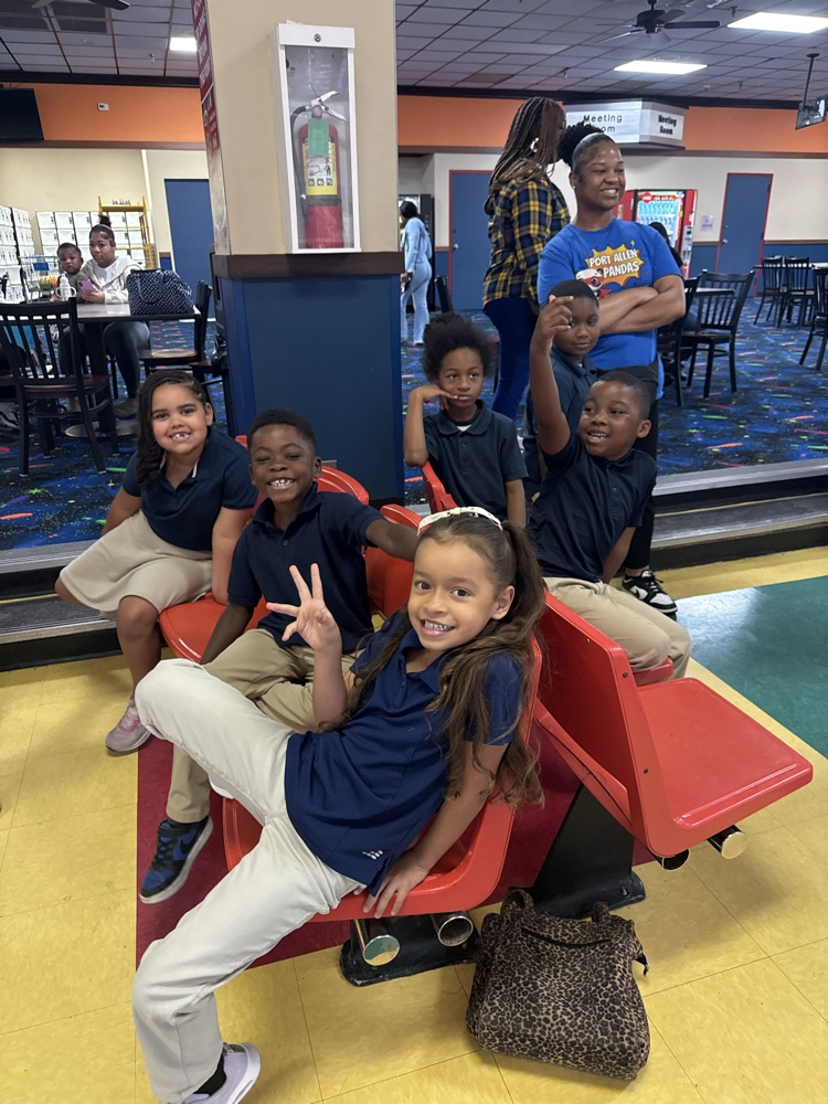 1st Grade Bowling Field Trip