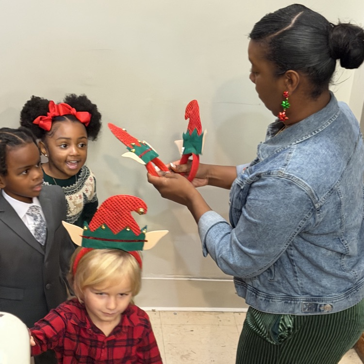 Christmas Program at PAES!! 🎄☃️