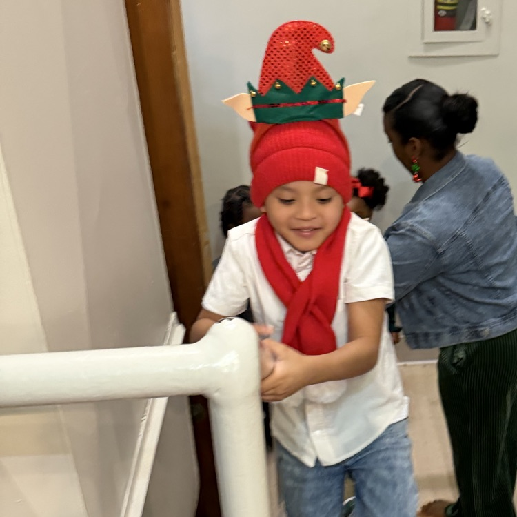 Christmas Program at PAES!! 🎄☃️