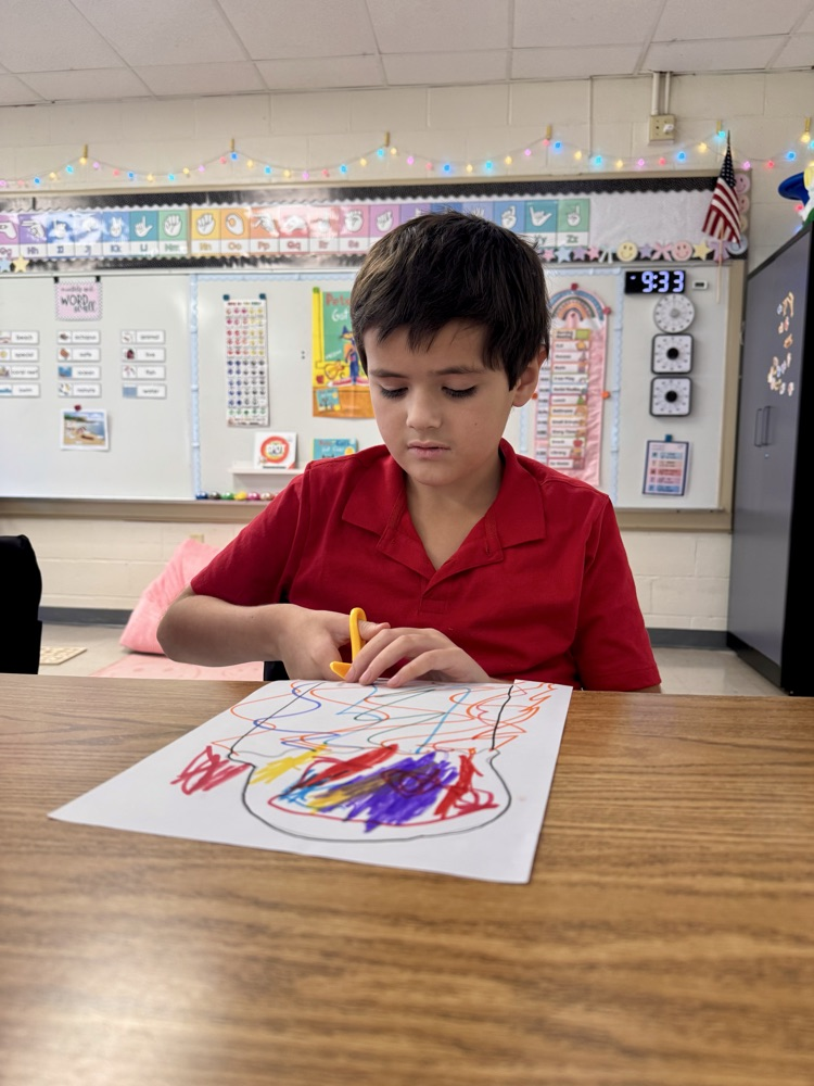 Ms. Roberts Class is working in the “By the Sea” Unit, so that means we make jellyfish in adaptive art!!