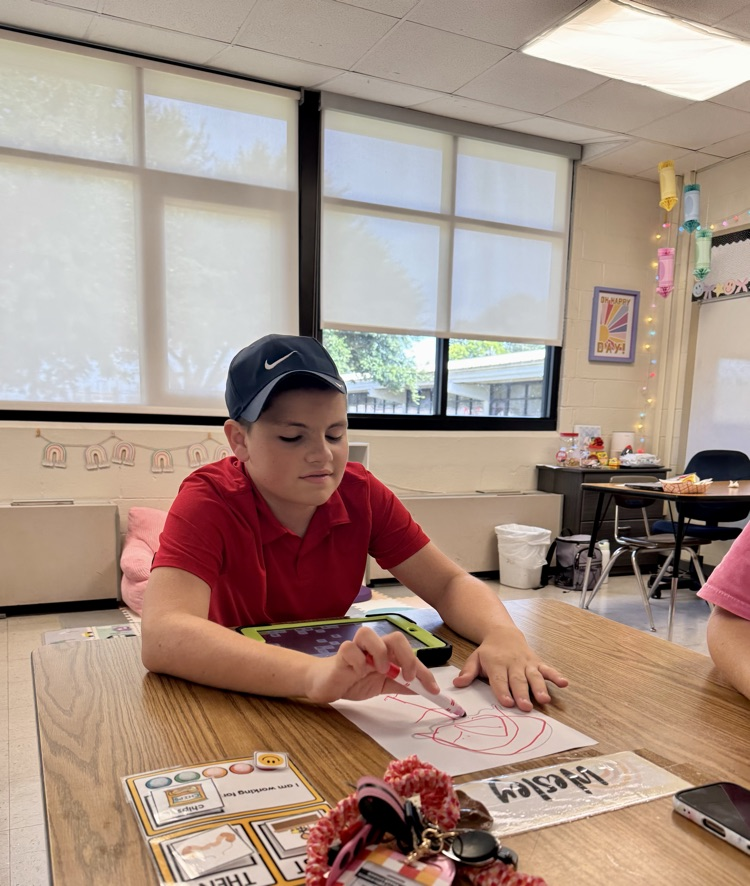 Ms. Roberts Class is working in the “By the Sea” Unit, so that means we make jellyfish in adaptive art!!