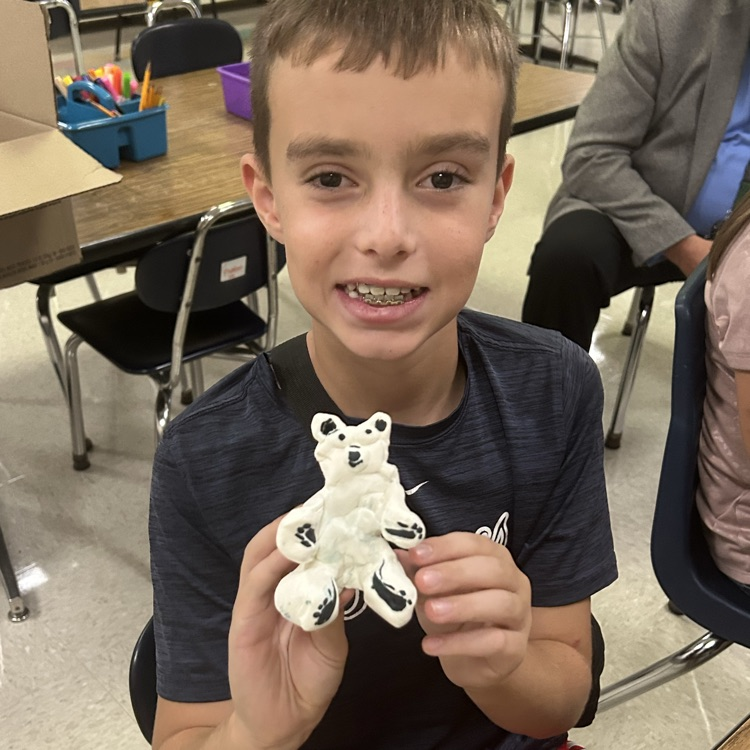 Awesome polar bear sculpture!