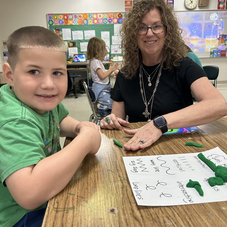 making different lines with Play doh