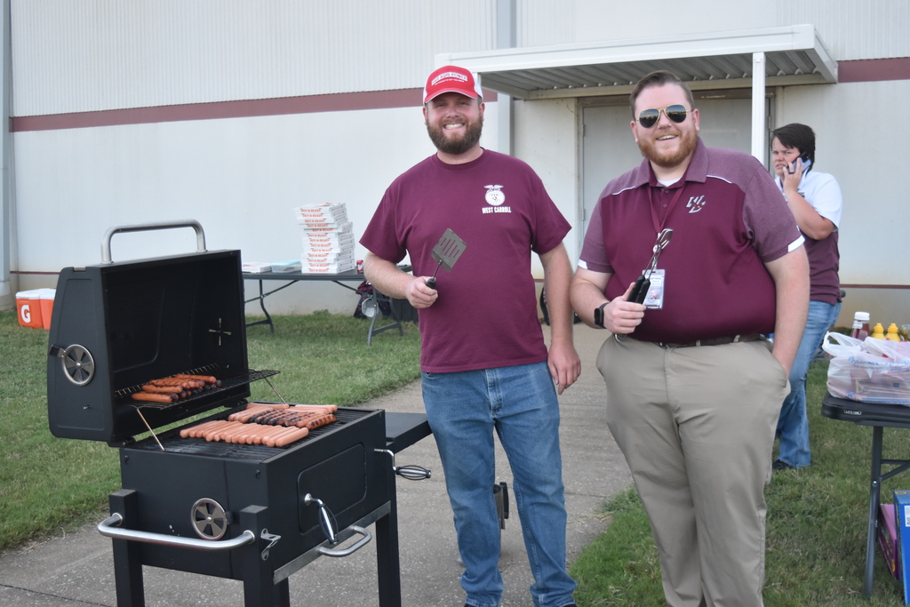 grill masters prpping for homecoming