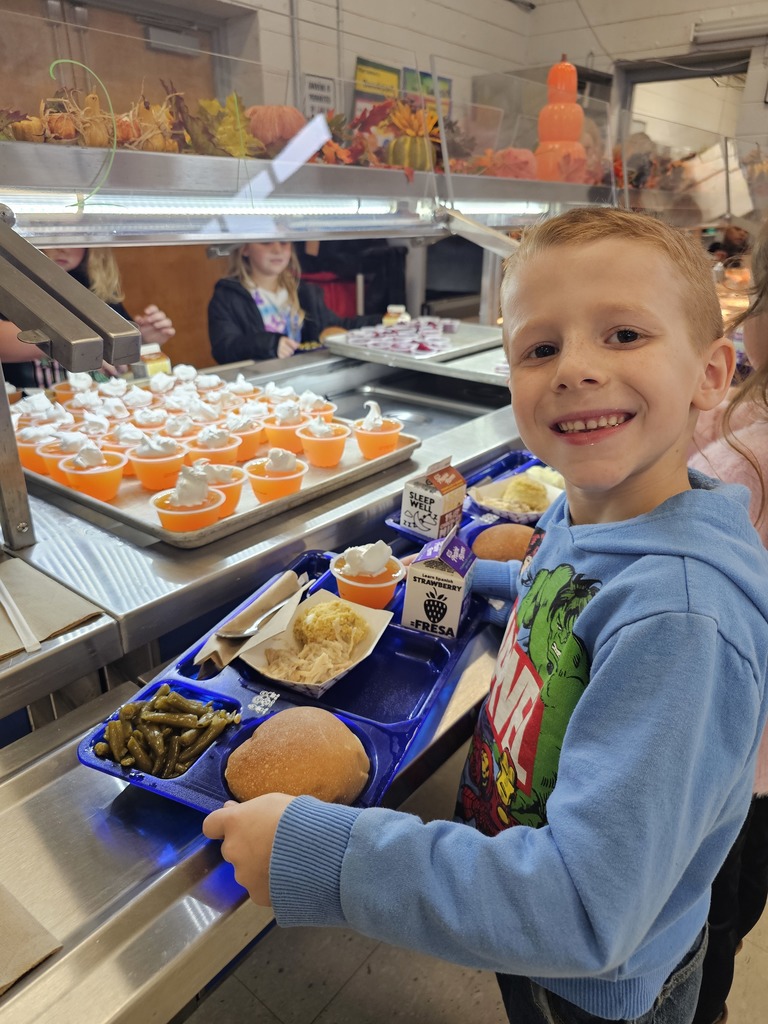 WCP thanksgiving lunch with student in line and lunchladies