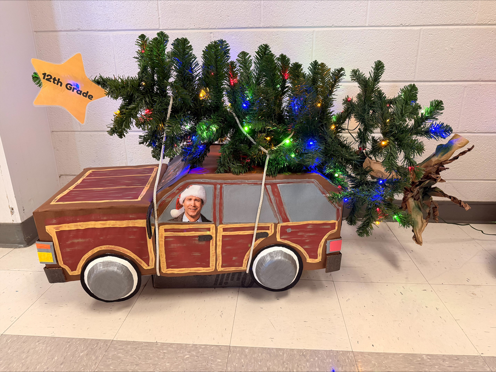 12th grade tree, theme: Christmas Vacation