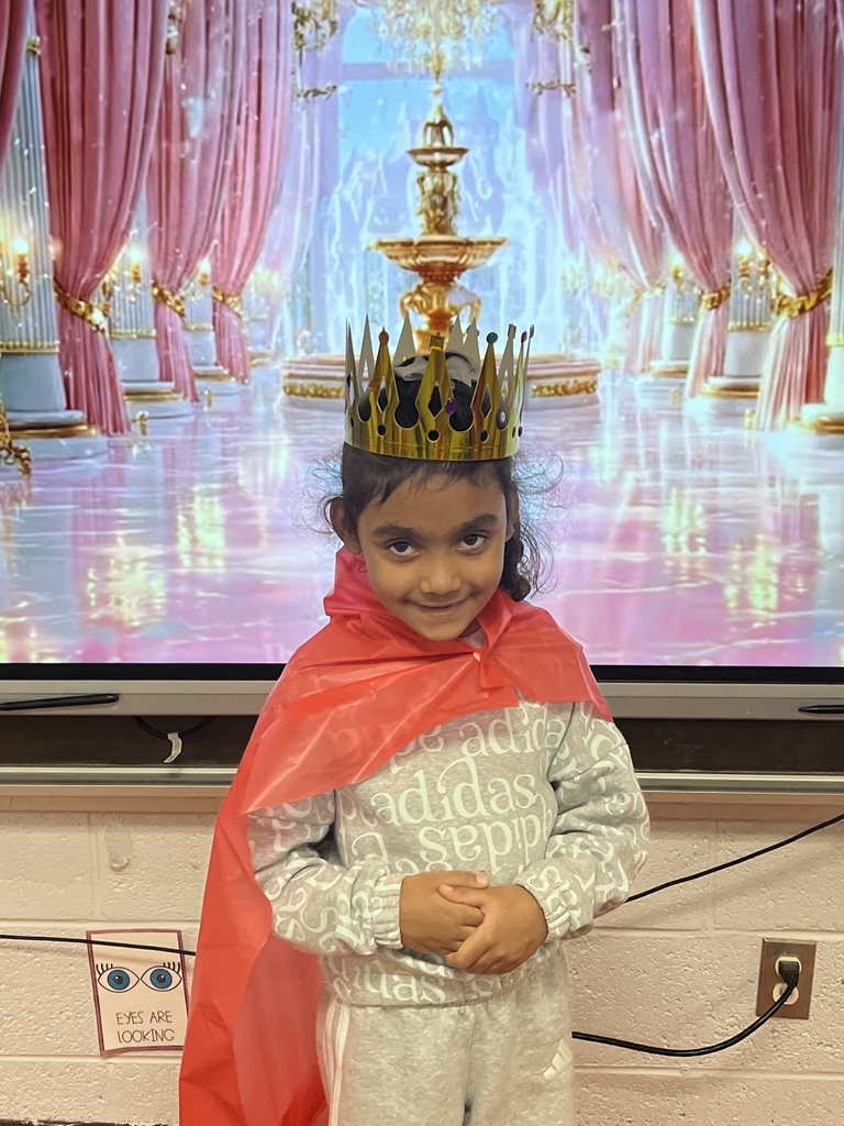 west carroll primary students dressed as royalty as they study the medieval period in ela and celebrate with a medieval feast