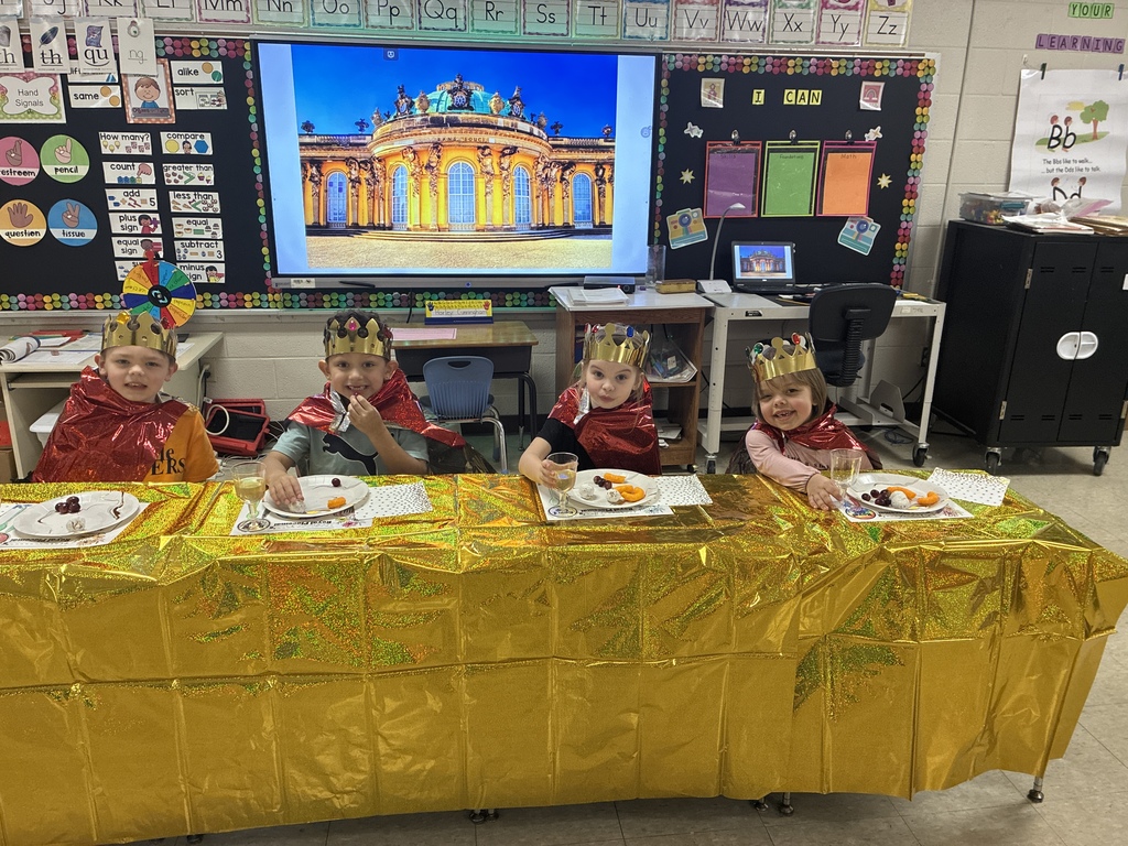 west carroll primary students dressed as royalty as they study the medieval period in ela and celebrate with a medieval feast