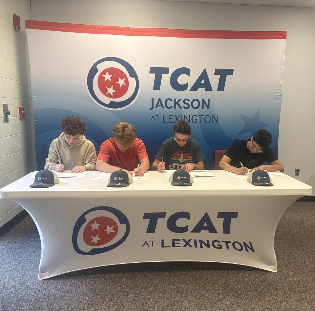 Students signing to TCAT Jackson at Lexington 