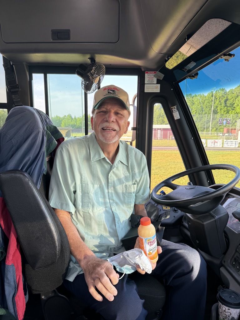WC bus driver with breakfast and gift of appreciation 