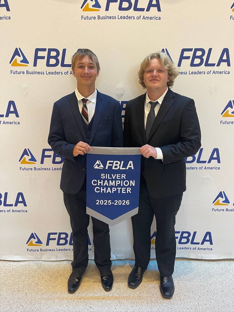 FBLA students with silver champion chapter award 