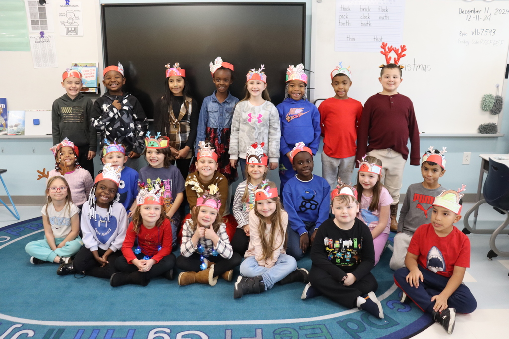 Students with reindeer hats