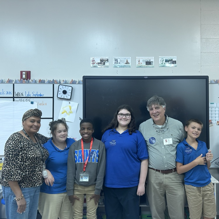 Mayor D’Aquilla reads to Ms. Boudreaux’s class.