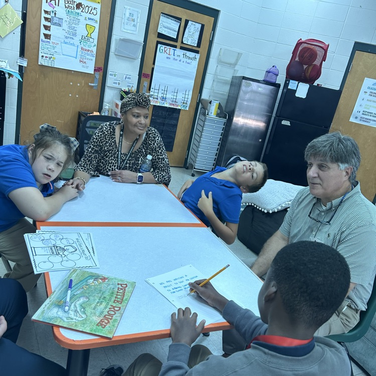 Mayor D’Aquilla reads to Ms. Boudreaux’s class.