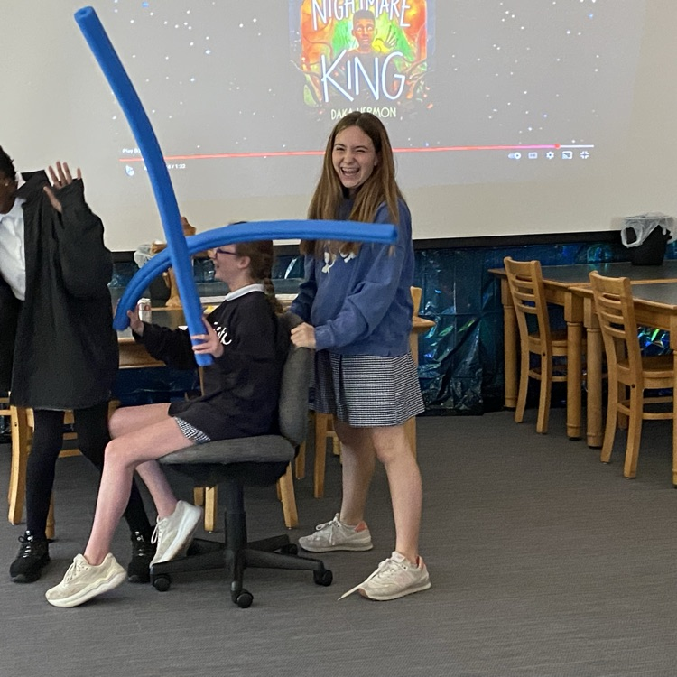 Club Read students play games at their first meeting