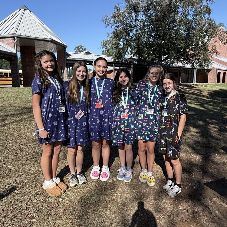 Students wear pajamas for hoco day 1