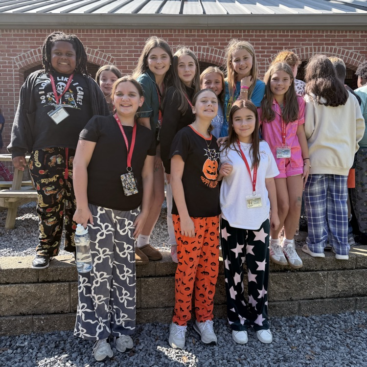 Students wear pajamas for hoco day 1