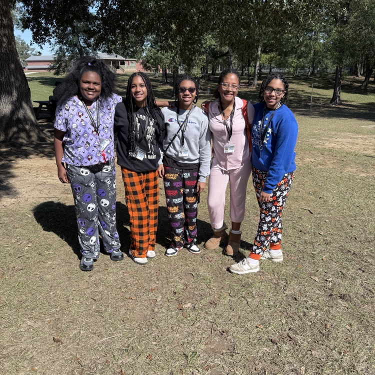 Students wear pajamas for hoco day 1